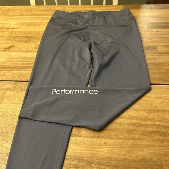 CALVIN KLEIN ⭐️ Performance 3/4 leggings - Picture 2 of 4